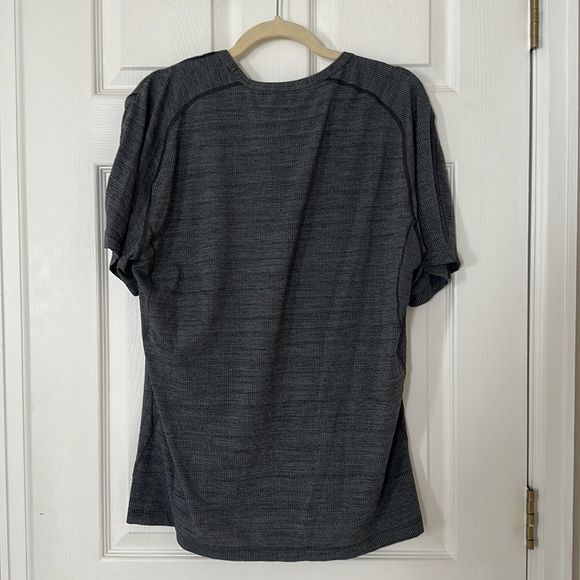 Mack Weldon Grey Men’s Fitted Tee Size Large - Picture 3 of 3